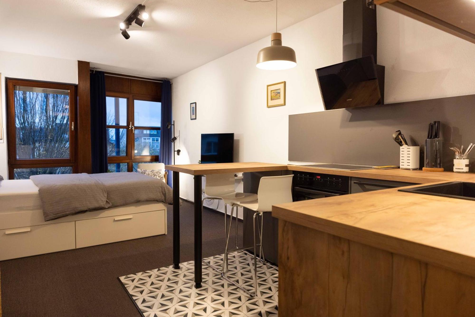 Zentrale Ruhige Wohnung Mit Parkplatz パーダーボルン エクステリア 写真